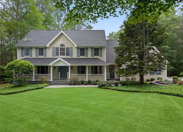 Property at 19 Mega Ln, Carmel, NY 10512, 4 beds, 3.5 baths