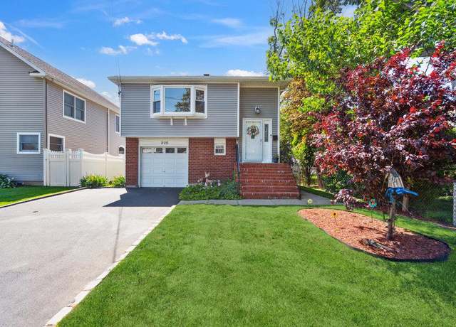 Property at 1126 Park Blvd, Massapequa Park, NY 11762, 4 beds, 2 baths