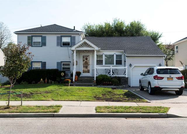 Property at 3558 Roanoke St, Seaford, NY 11783, 3 beds, 2 baths