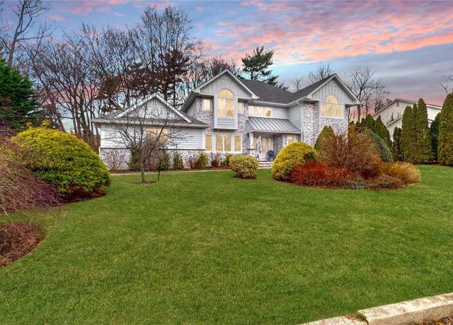 Property at 10 Carlyle Dr, Glen Cove, NY 11542, 4 beds, 3.5 baths
