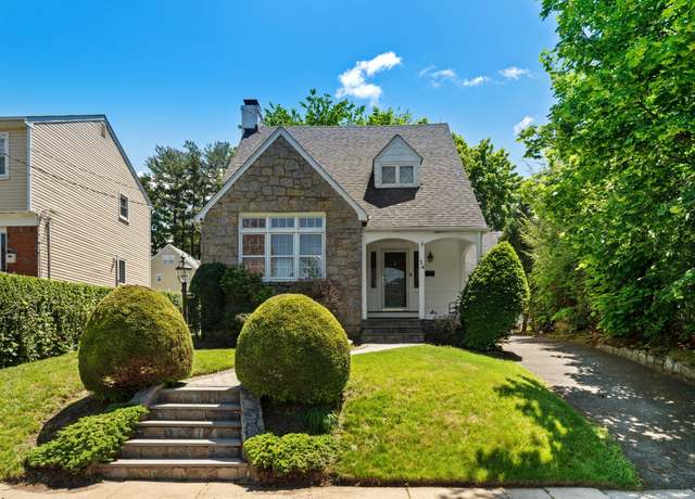 Property at 34 Helena Ave, Yonkers, NY 10710, 3 beds, 2.5 baths