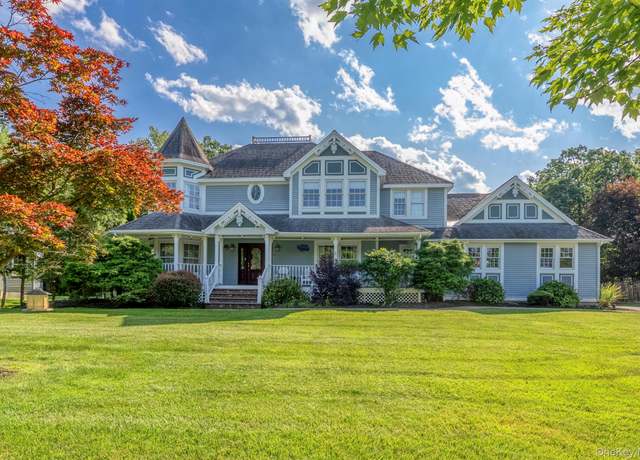 Property at 21 Amy Ct, Kingston, NY 12401, 4 beds, 3.5 baths