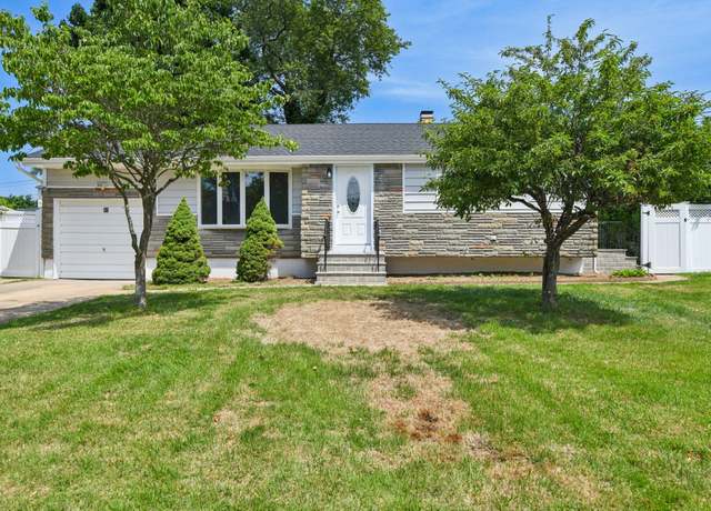 Property at 43 Walton St, Brentwood, NY 11717, 4 beds, 2.5 baths