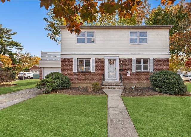 Property at 54 Kane Ave, Hempstead, NY 11550, 5 beds, 1 bath