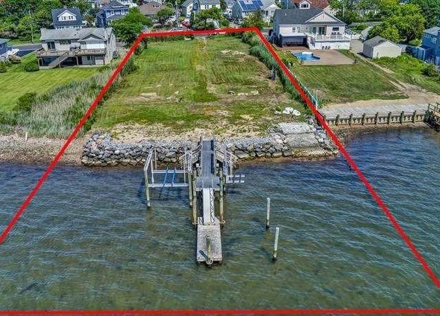 Property at 32 Unqua Pl, Amityville, NY 11701