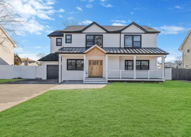 Property at 29 Gladstone Ave, West Islip, NY 11795, 4 beds, 2.5 baths