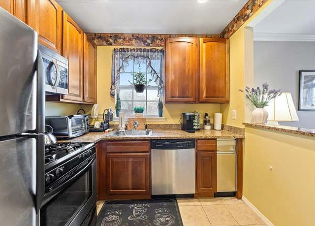 Property at 131 Surf Dr #38, Bronx, NY 10473, 3 beds, 2 baths