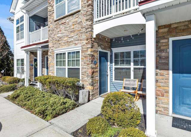 Property at 90 Millie Ct, Patchogue, NY 11772, 2 beds, 2 baths