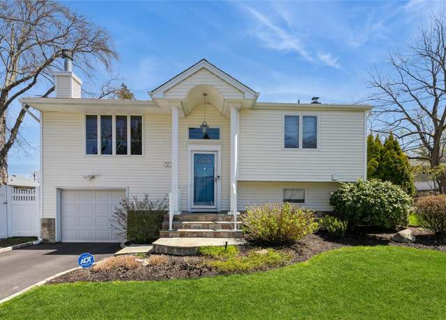 Property at 23 Charles Ave, Huntington, NY 11743, 3 beds, 2 baths