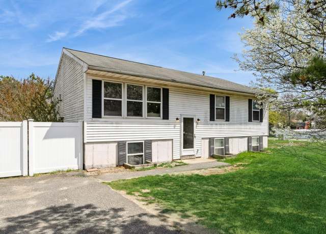 Property at 601 N Dunton Ave, East Patchogue, NY 11772, 3 beds, 2 baths