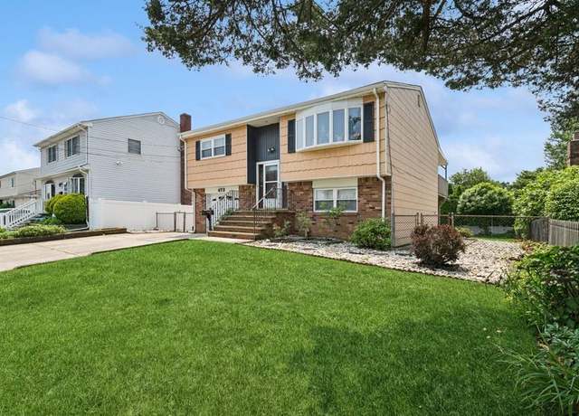 Property at 473 S 15th St, Lindenhurst, NY 11757, 4 beds, 2 baths