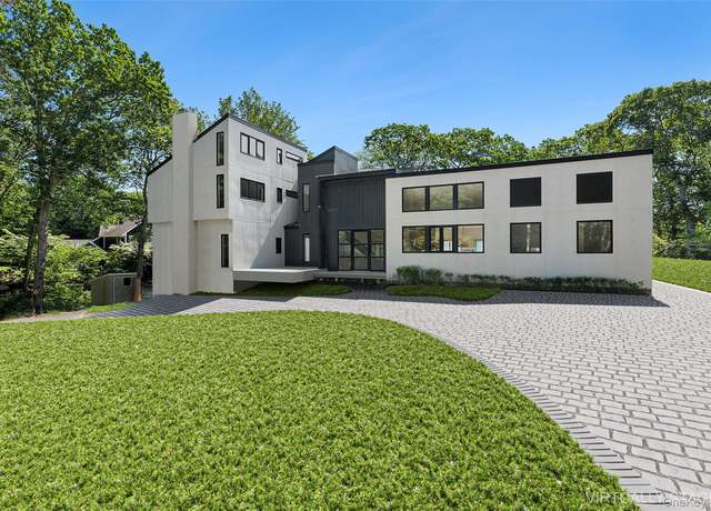 Property at 12 Plume Grass Way, Westhampton, NY 11977, 5 beds, 6.5 baths