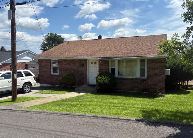Property at 51 Orchard St, Marlboro, NY 12542, 3 beds, 1 bath