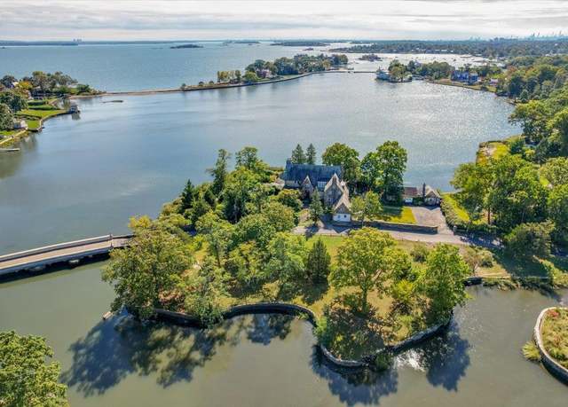 Property at 1 Pryer Manor Rd, Larchmont, NY 10538, 18 beds, 6.5 baths