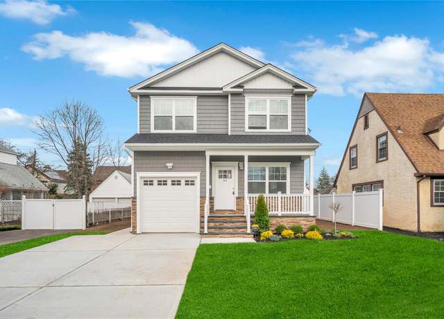 Property at 94 Manor Ave, Hempstead, NY 11550, 4 beds, 3 baths