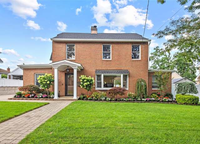 Property at 45-26 Zion St, Little Neck, NY 11362, 3 beds, 2 baths
