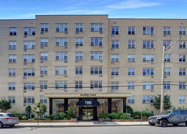 Property at 700 Shore Rd Unit 2CC, Long Beach, NY 11561, 1 bed, 1 bath