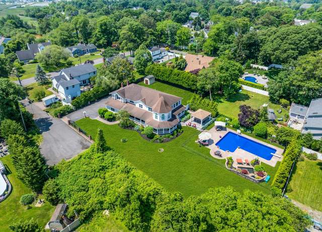 Property at 90 Poplar Ln, Bayport, NY 11705, 6 beds, 3.5 baths