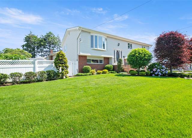 Property at 2 Sherman Ave, Bethpage, NY 11714, 3 beds, 2 baths