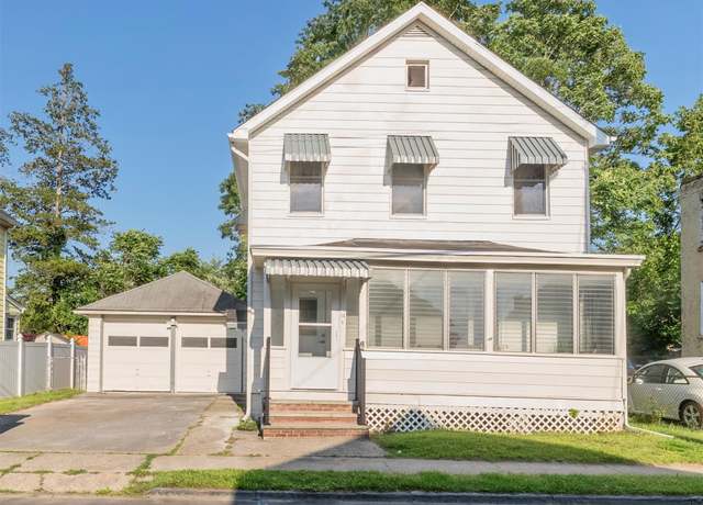 Property at 14 Staples St, Kingston, NY 12401, 2 beds, 1.5 baths