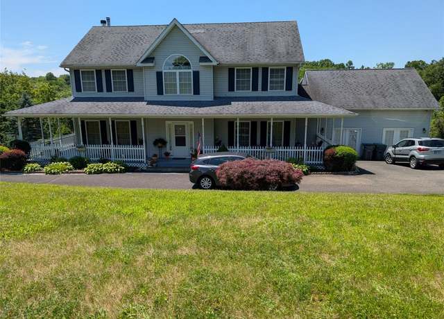Property at 2 Melissa Ln, Washingtonville, NY 10992, 4 beds, 2.5 baths