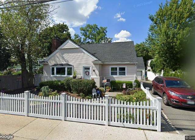 Property at 295 Union Ave, Lynbrook, NY 11563, 4 beds, 3 baths