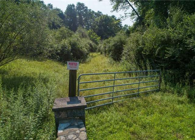 Property at 8 Ravine Rd, Pawling, NY 12564
