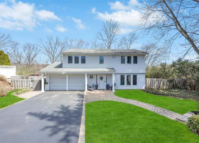 Property at 5 Washington Ct, Smithtown, NY 11787, 4 beds, 2.5 baths