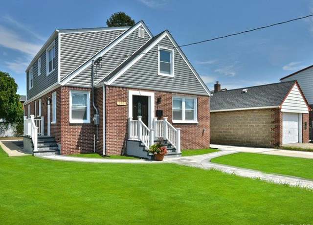 Property at 180 Evelyn Rd, Mineola, NY 11501, 4 beds, 2 baths