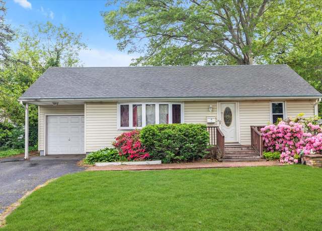 Property at Undisclosed address, Huntington Station, NY 11746, 2 beds, 1.5 baths
