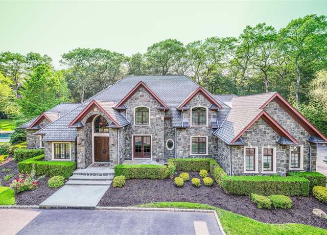 Property at 11 Victorian Ln, Brookville, NY 11545, 6 beds, 6.5 baths