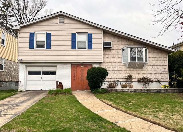 Property at 12 Wallace Ct, Valley Stream, NY 11580, 3 beds, 1.5 baths