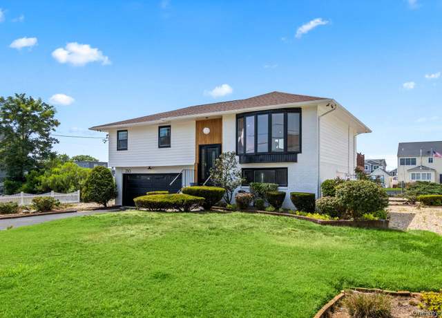 Property at 230 Sequams Lane Ctr, West Islip, NY 11795, 3 beds, 2 baths