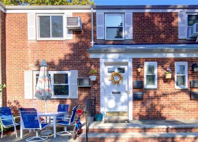 Property at 73-14 263rd St Unit 2nd Fl, Glen Oaks, NY 11004, 2 beds, 1 bath