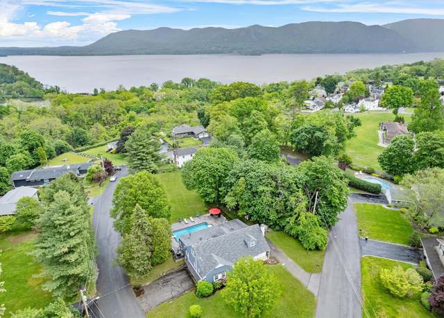 Property at 20 Idlewild Park Dr, Cornwall On Hudson, NY 12520, 4 beds, 3.5 baths