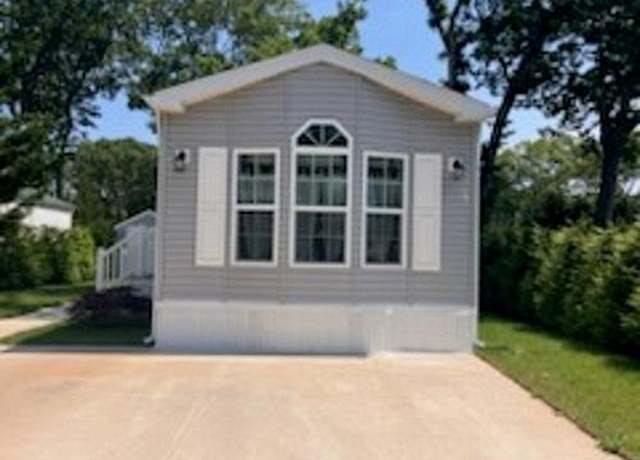 Property at Undisclosed address, Riverhead, NY 11901, 2 beds, 1 bath