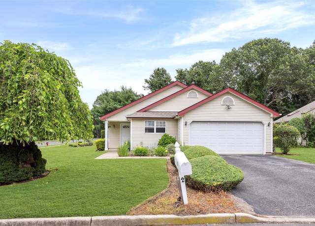 Property at 2 Balmoral Ct, Middle Island, NY 11953, 3 beds, 2 baths