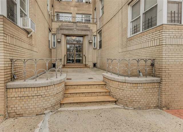 Property at 2160 Bronx Park E Unit 3D, Bronx, NY 10462, 1 bath