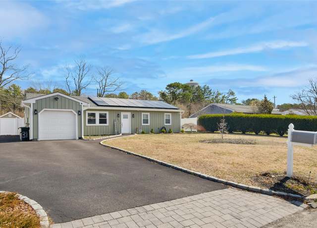 Property at 31 Michael Ave, Bellport, NY 11713, 3 beds, 1 bath