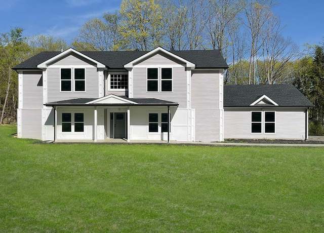 Property at 82 Hampton Rd, Marlboro, NY 12542, 4 beds, 3.5 baths
