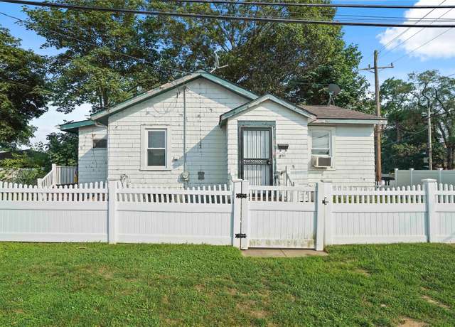Property at 451 Babylon Tpke, Freeport, NY 11520, 2 beds, 1 bath