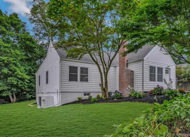 Property at 9 Moscato St, Huntington, NY 11743, 3 beds, 2 baths