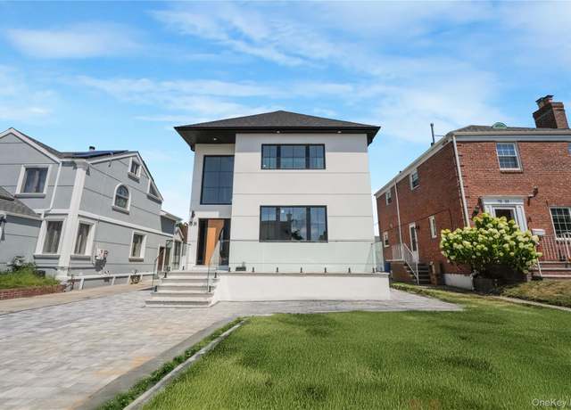Property at 75-31 175th St, Fresh Meadows, NY 11366, 4 beds, 3.5 baths