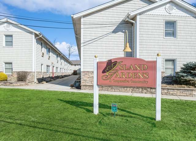 Property at 490 Main St Unit B3, Farmingdale, NY 11735, 2 beds, 1 bath