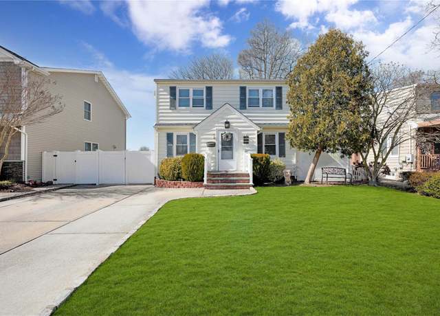 Property at 33 Hanover Pl, Merrick, NY 11566, 4 beds, 2 baths