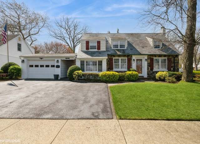 Property at 3918 Park Ave, Seaford, NY 11783, 3 beds, 1.5 baths