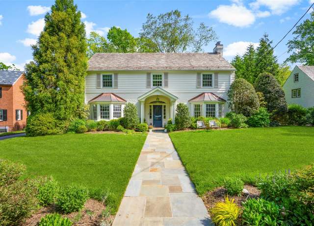 Property at 1 Eck Pl, New Rochelle, NY 10804, 5 beds, 3 baths