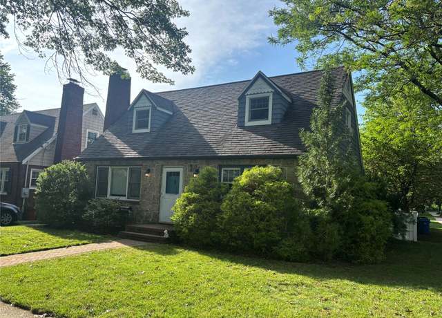 Property at 71 Floral Blvd, Floral Park, NY 11001, 4 beds, 1 bath
