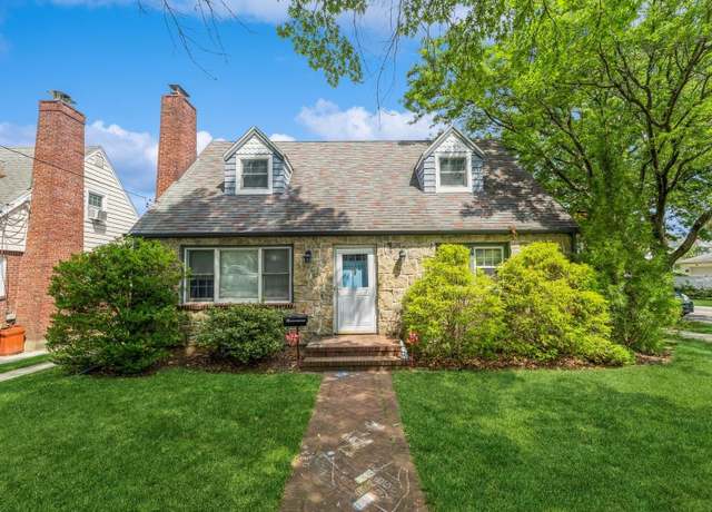 Property at 71 Floral Blvd, Floral Park, NY 11001, 4 beds, 1 bath