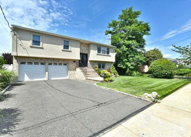 Property at 2770 Lincoln Blvd, Merrick, NY 11566, 4 beds, 2 baths